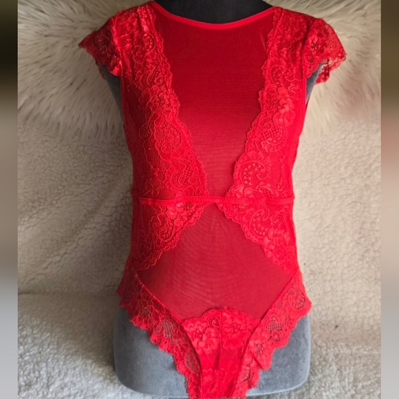 *NEW*Red Lace Bodysuit - Picture 2 of 12
